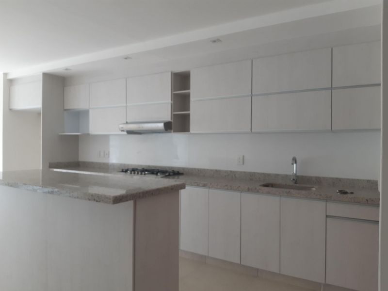 {"esp":"cocina equipada, con Isla","ing":""}