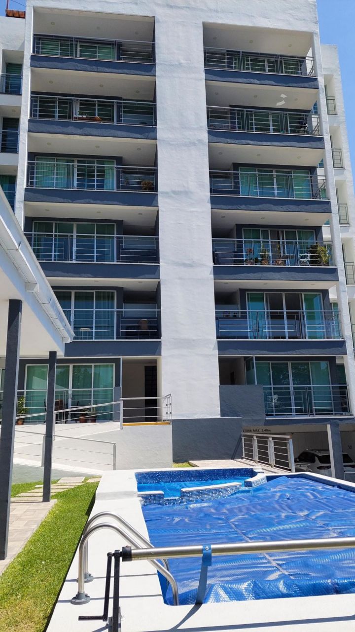 {"esp":"Fachada del Edificio","ing":""}
